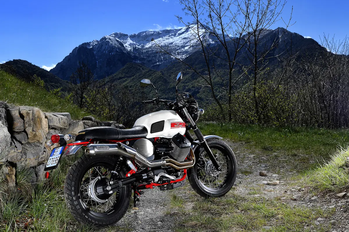 Moto Guzzi V7 Stornello (7)