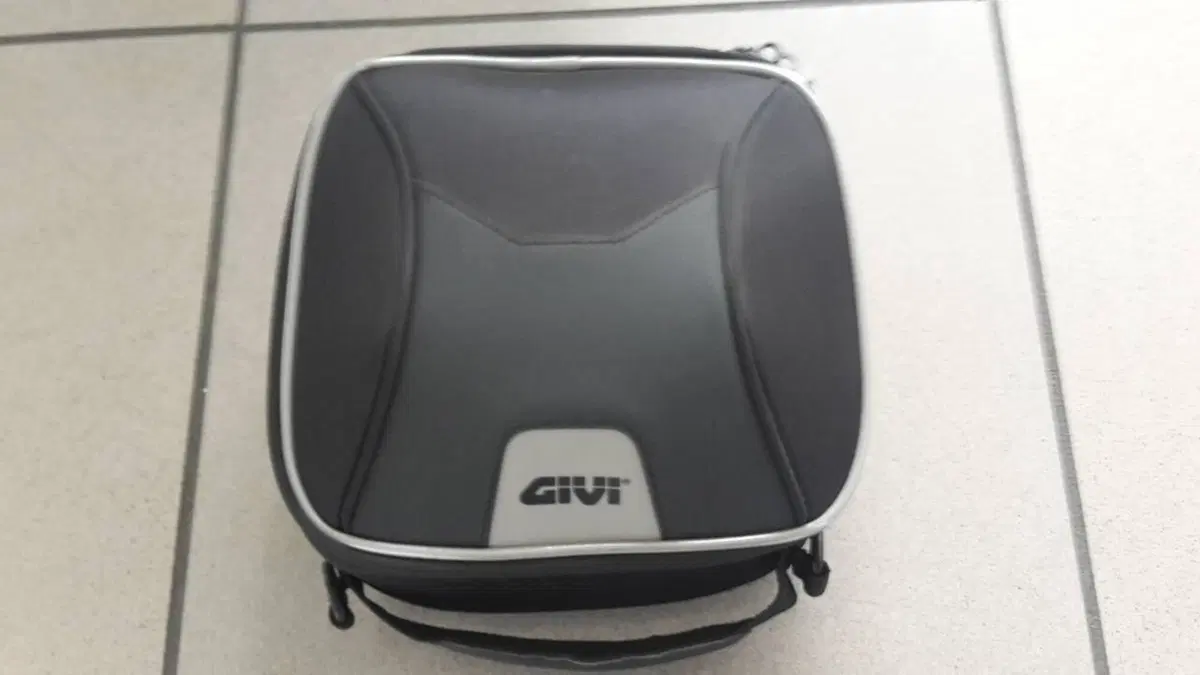 MT505 GIVI Borsello da serbatoio Tanklock, termof.