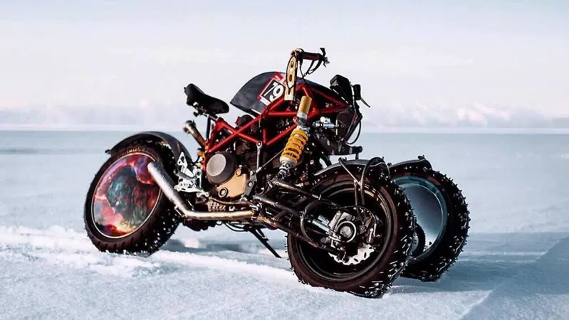 Balamutti Yundo: l'Hypermotard Ducati a tre ruote