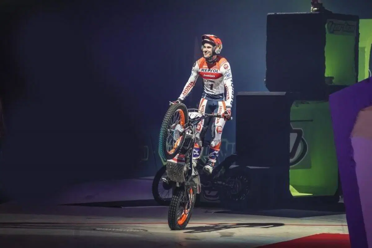 Toni Bou, quando il trial è veramente indoor! (3)