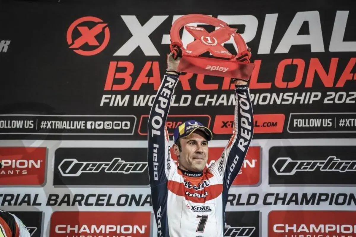 Toni Bou, quando il trial è veramente indoor! (13)