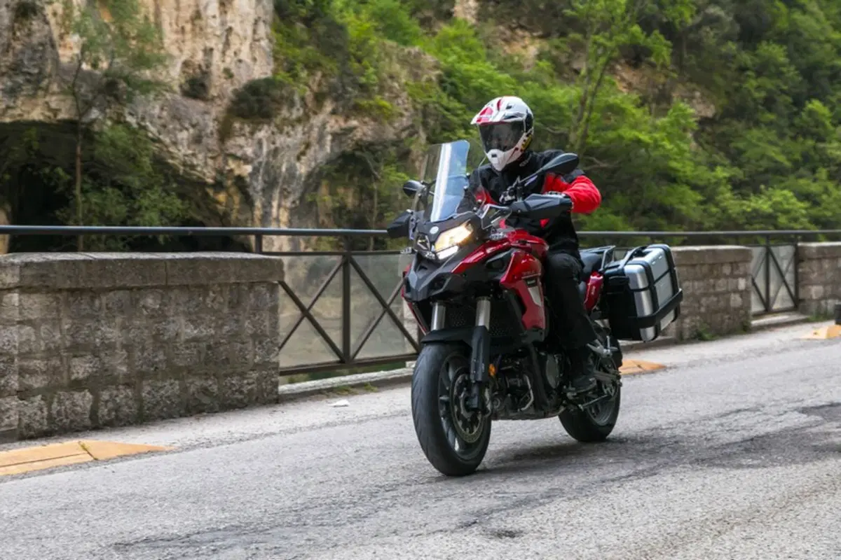 Benelli TRK 502 (7)