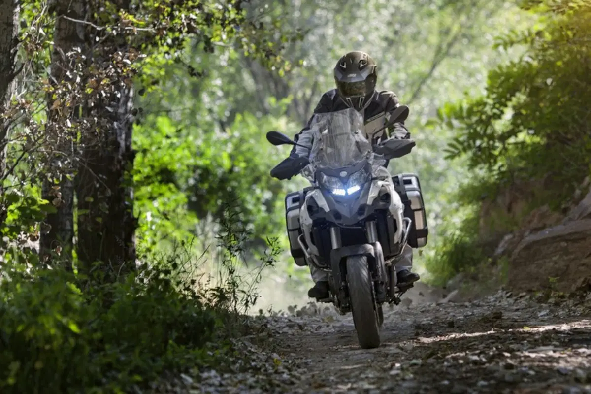 Benelli TRK 502 (16)