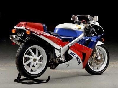 Honda VFR750R &ldquo;RC30&rdquo;: piano straordinario di aggiornamento per una moto mitica