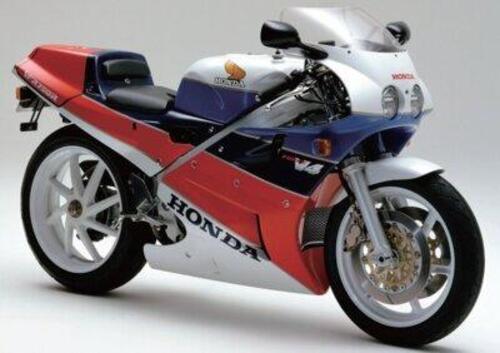 Honda VFR750R “RC30”: piano straordinario di aggiornamento per una moto mitica (2)