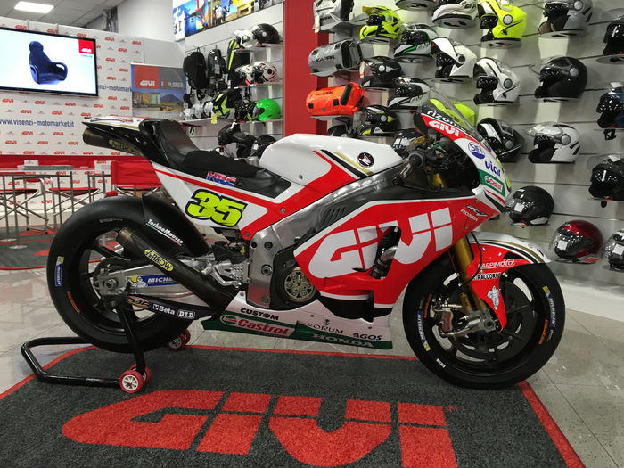 La RCV213 di Crutchlow, ospite d'onore di Motomarket Visenzi