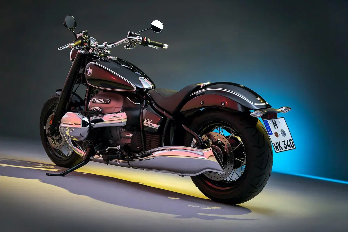 BMW R18: eccola qui. Foto, video, prezzo e disponibilità