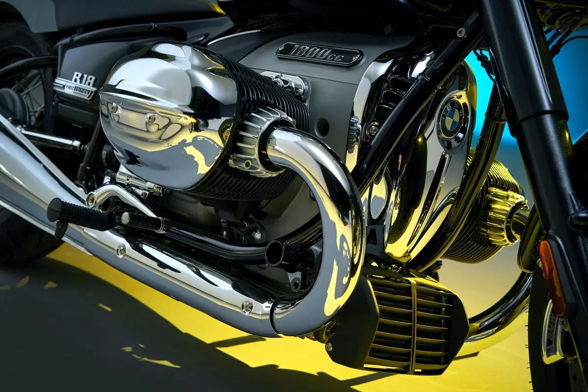 BMW R18: eccola qui. Foto, video, prezzo e disponibilità (3)