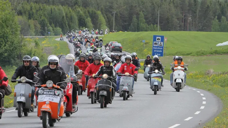 Vespa Club d'Italia: donati 10.000 euro