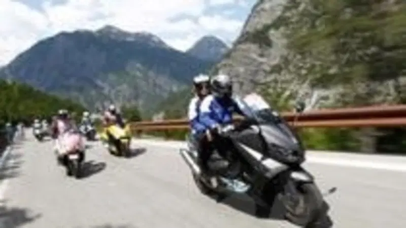 Yamaha TMAX e Ben Spies al Giro d'Italia tagliano per primi il traguardo