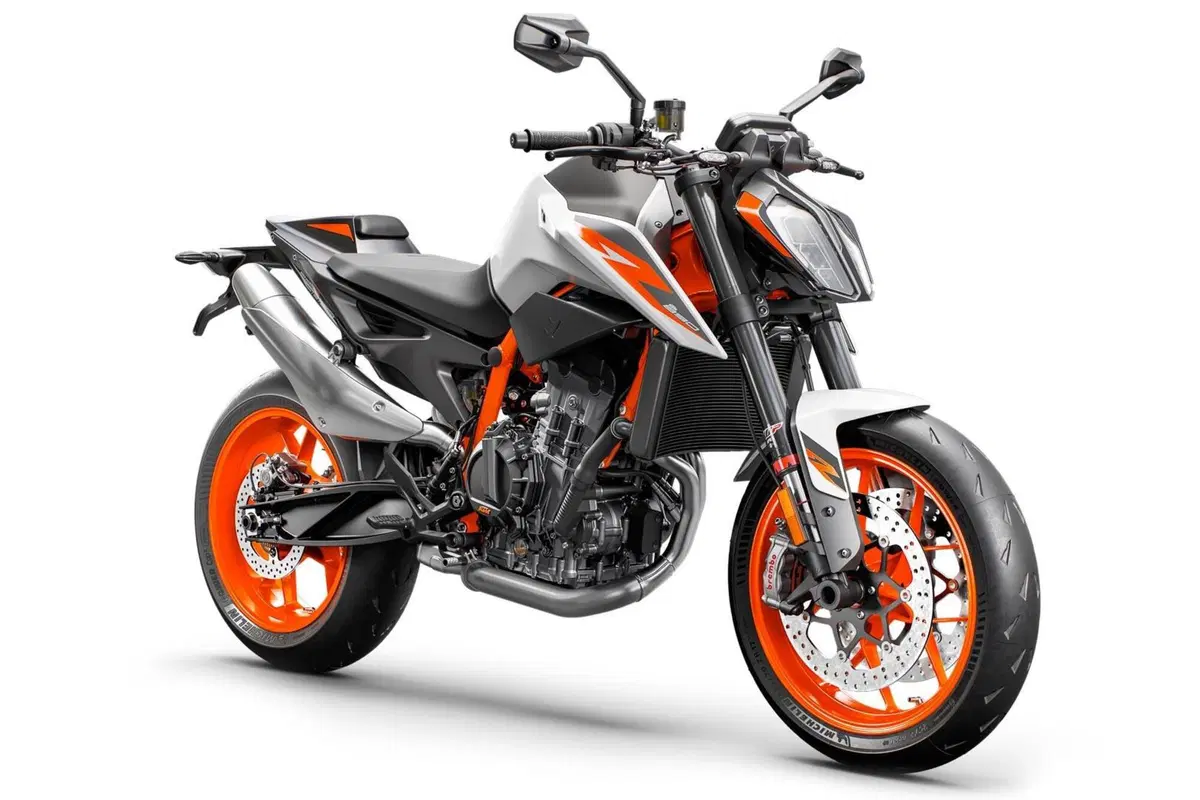KTM Duke 890R: rivedi la diretta con le risposte ai lettori