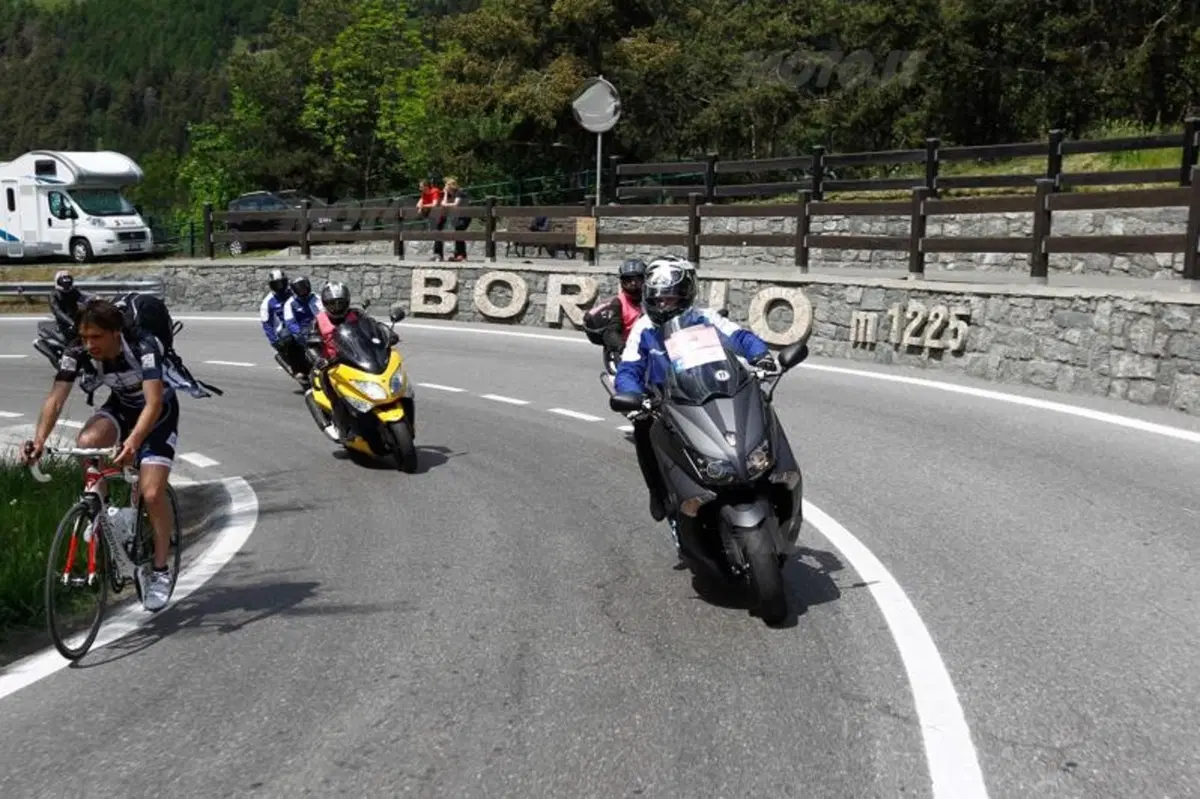 Yamaha TMAX e Ben Spies al Giro d'Italia tagliano per primi il traguardo (20)