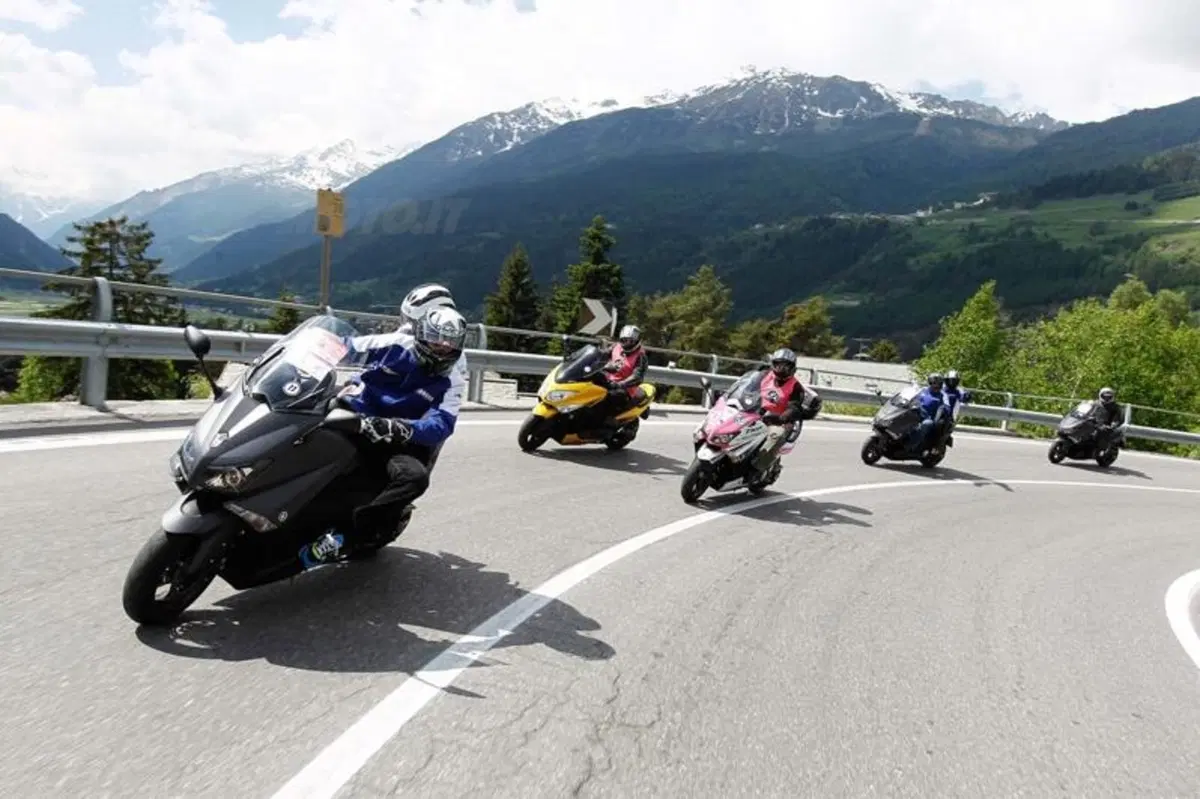 Yamaha TMAX e Ben Spies al Giro d'Italia tagliano per primi il traguardo (21)