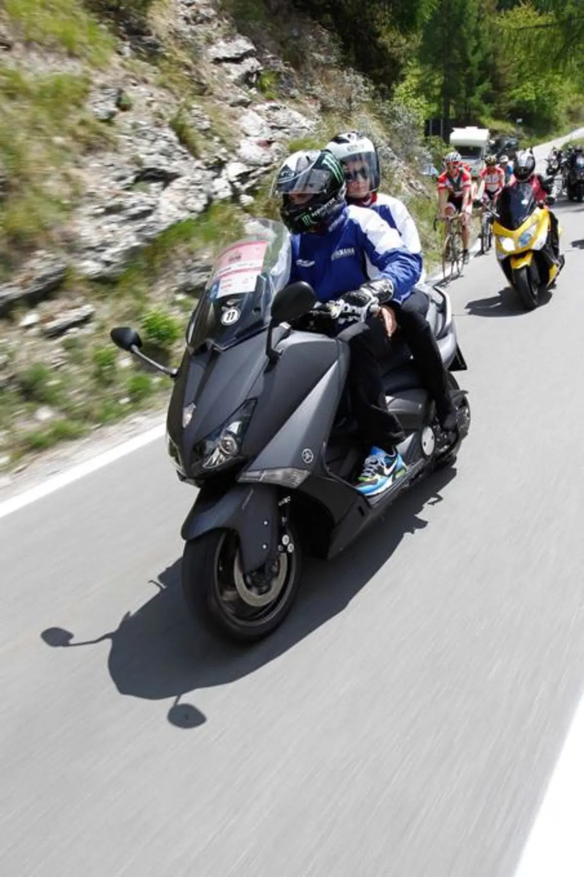 Yamaha TMAX e Ben Spies al Giro d'Italia tagliano per primi il traguardo (22)