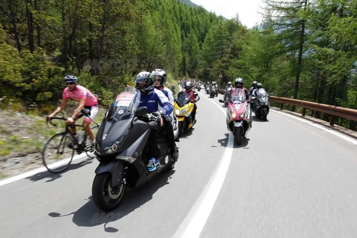 Yamaha TMAX e Ben Spies al Giro d'Italia tagliano per primi il traguardo (23)
