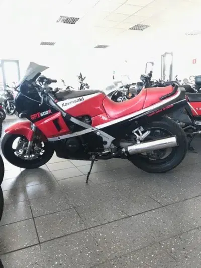 Kawasaki GPz 600 R d'epoca