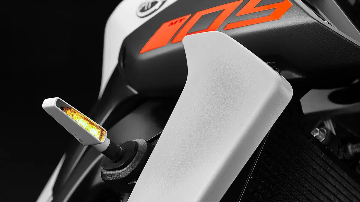 Linea Rizoma per la Yamaha MT-09 (5)