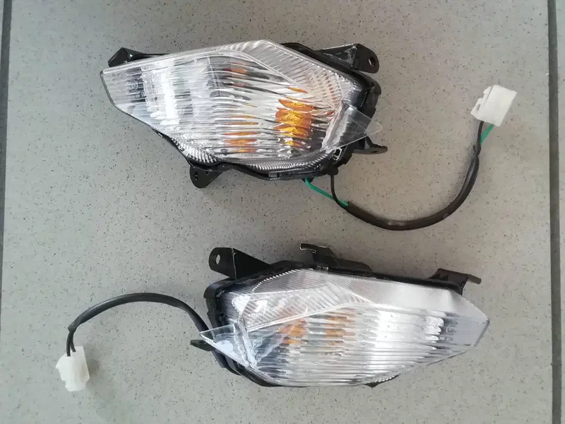 Coppia frecce posteriori Yamaha t-max 530 (2)