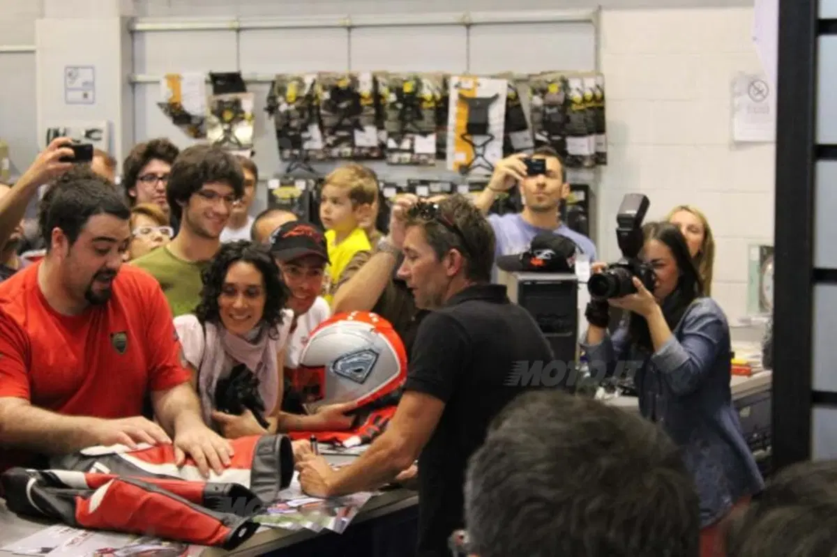 Troy Bayliss: "La Panigale pronta nel 2013 a vincere in SBK" (8)