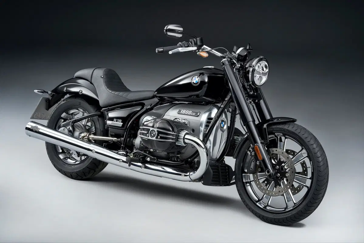 BMW R18 kit Roland Sands Design (16)