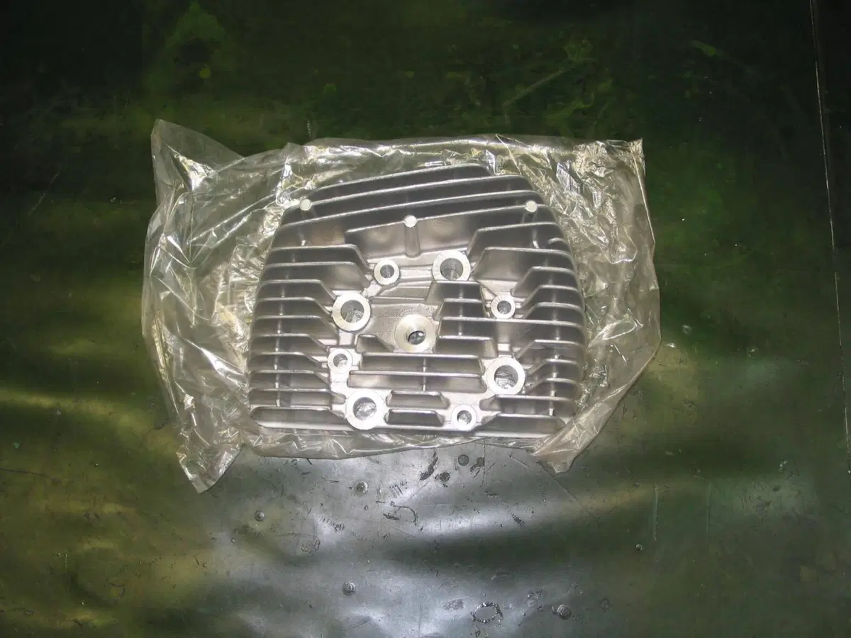 Testa Suzuki GT500