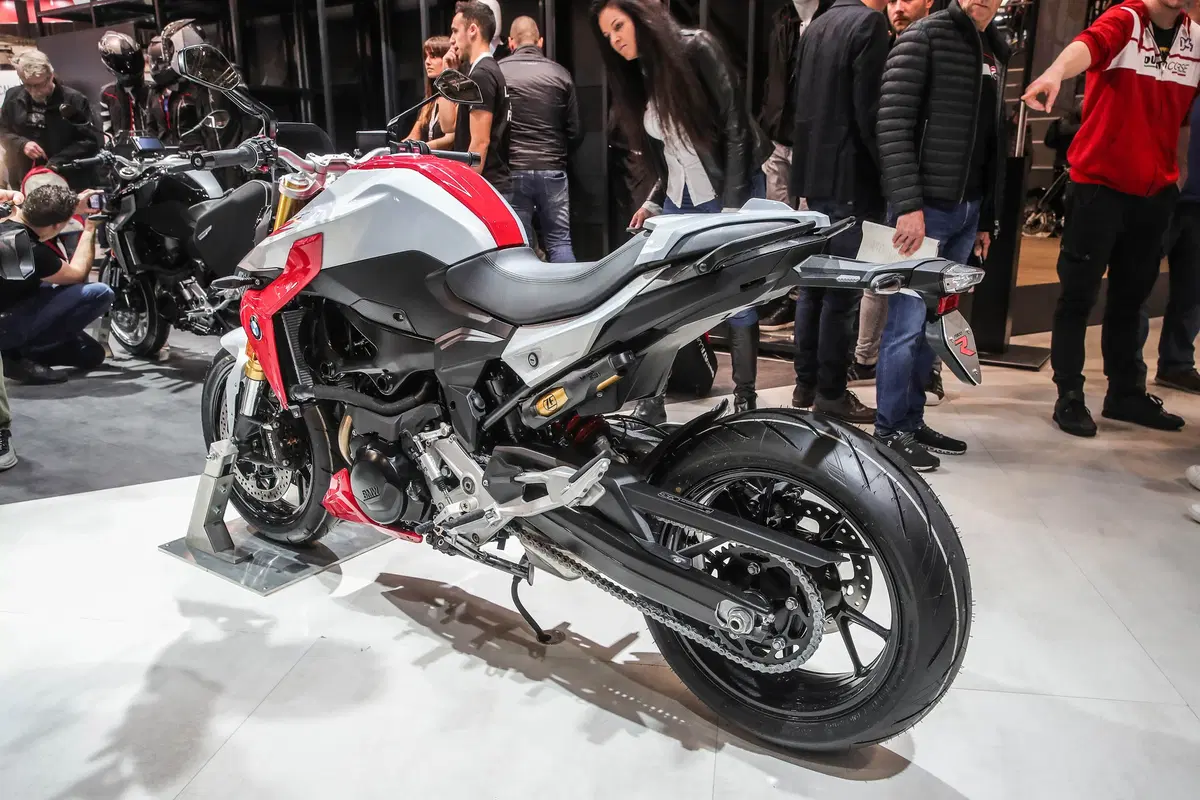  Nuova BMW F 900 R a EICMA 2019: foto, dati e prezzi (2)