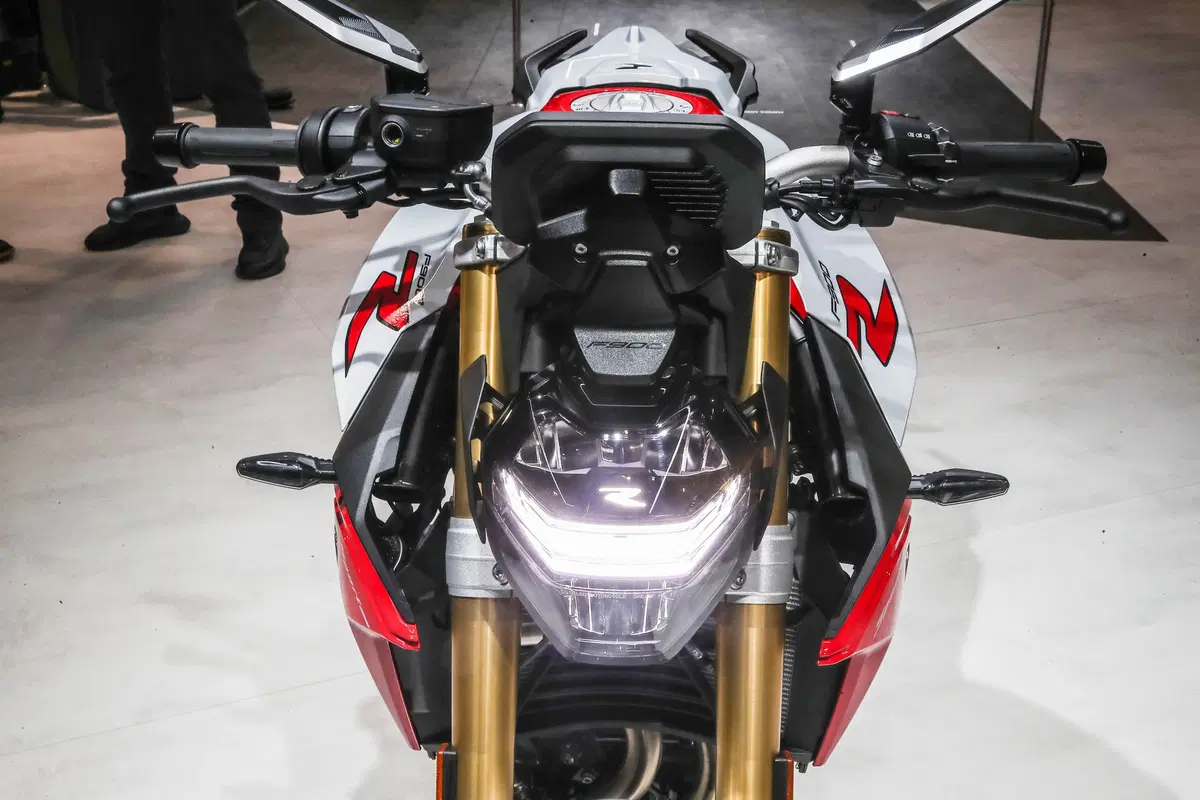  Nuova BMW F 900 R a EICMA 2019: foto, dati e prezzi (8)