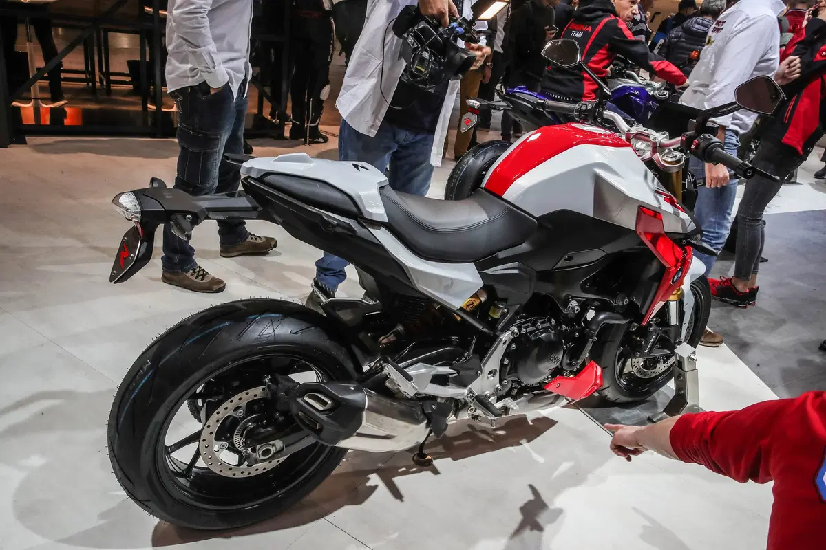  Nuova BMW F 900 R a EICMA 2019: foto, dati e prezzi (18)