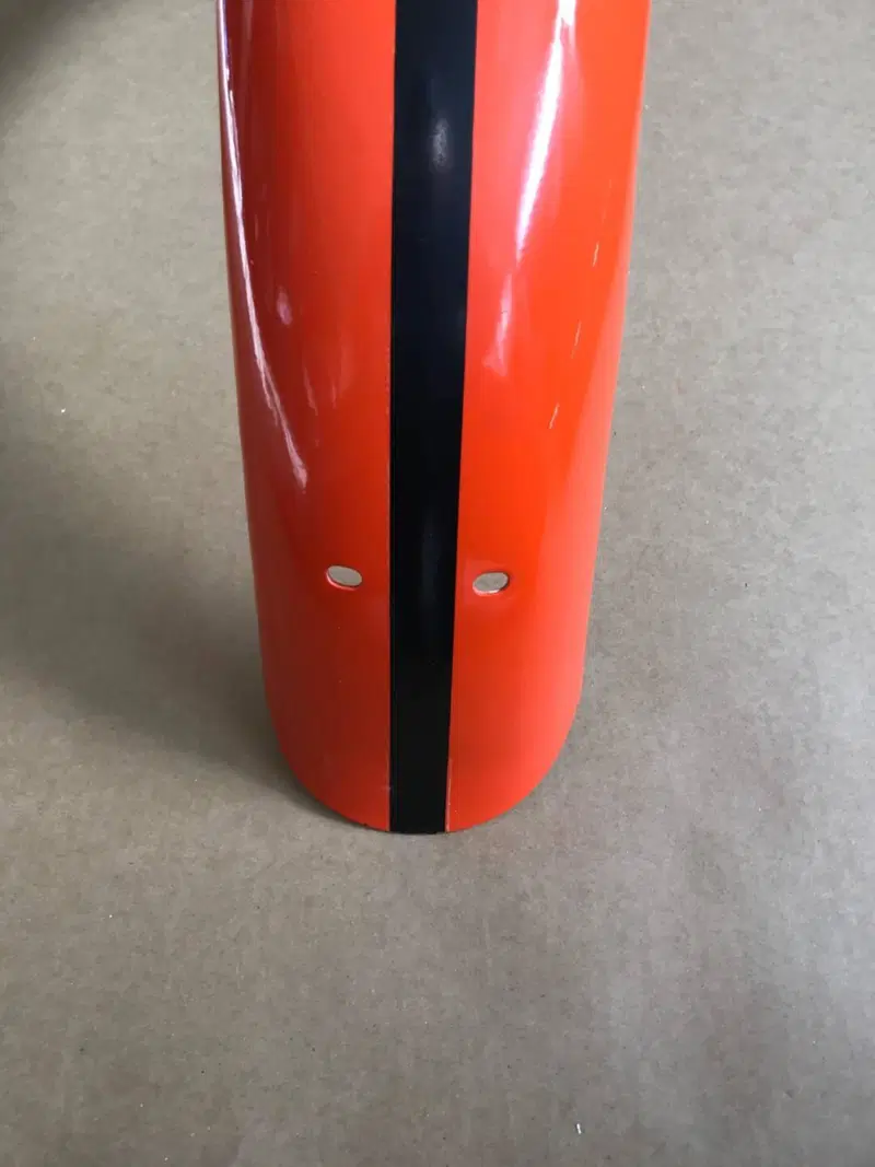 Parafango post arancio L Ducati 250 Scrambler VV (4)