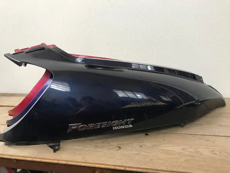 Carena post dx Honda Foresight 250 S.L (2)