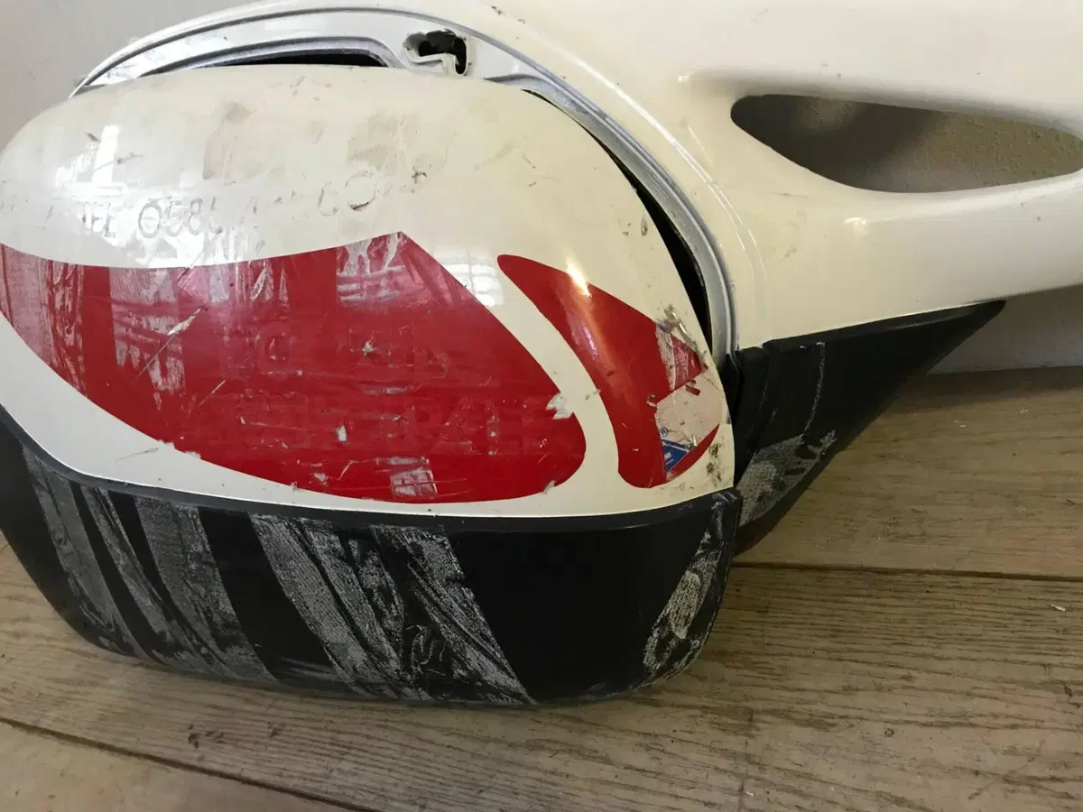 Borsa post dx bianca Honda Deuville 650 2002-2004 (4)