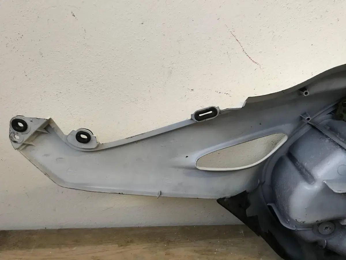 Borsa post dx bianca Honda Deuville 650 2002-2004 (11)