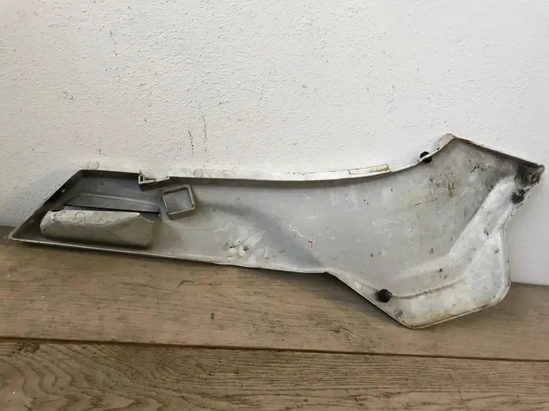 Fiancatina sx bianca Moto Guzzi Imola II - Lario (2)