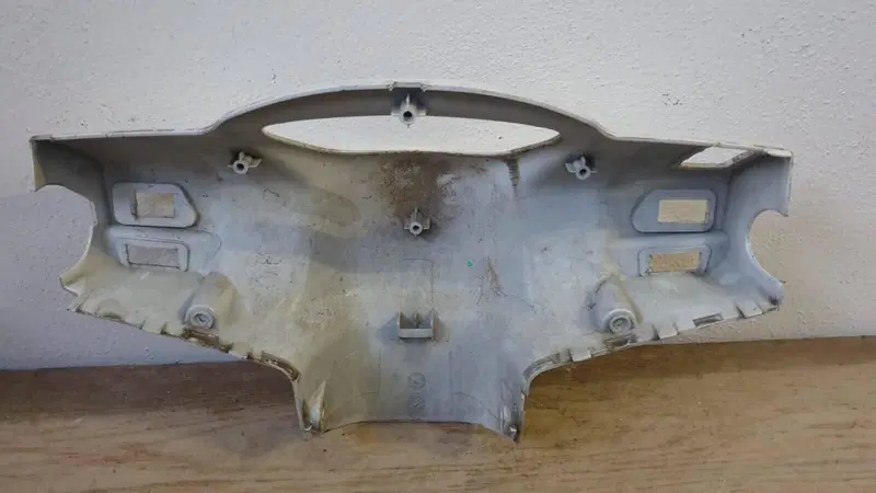 Coperchio int manubrio bianco Kymco Like (2)