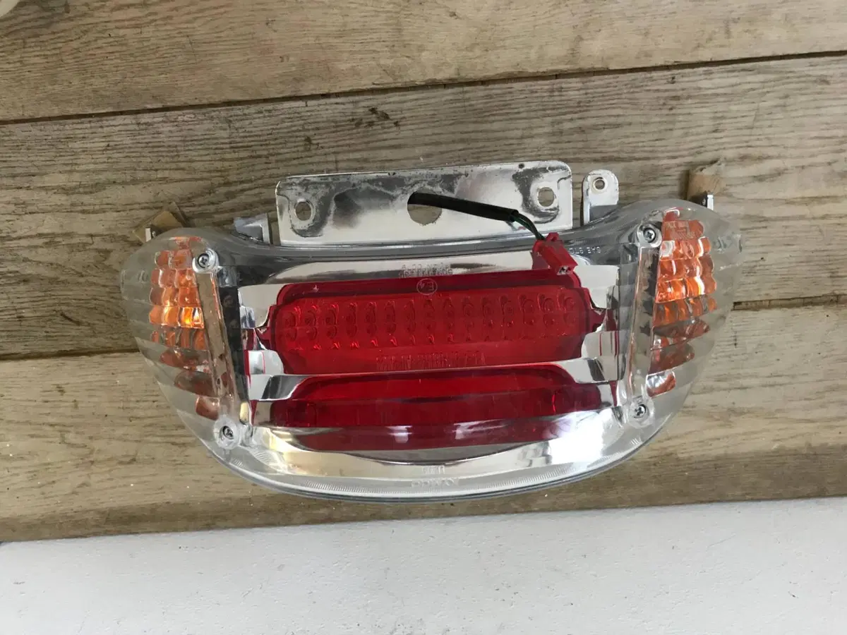 Fanale post II Kymco SL (3)