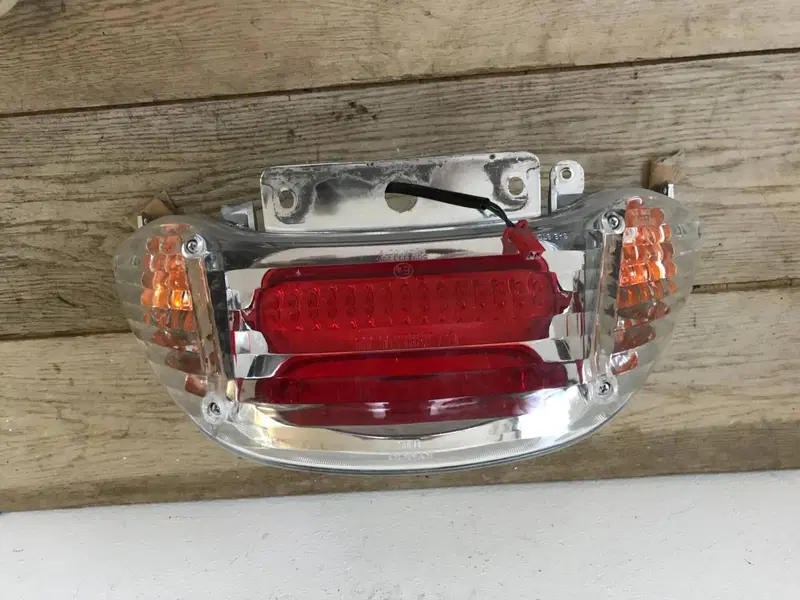 Fanale post II Kymco SL (3)