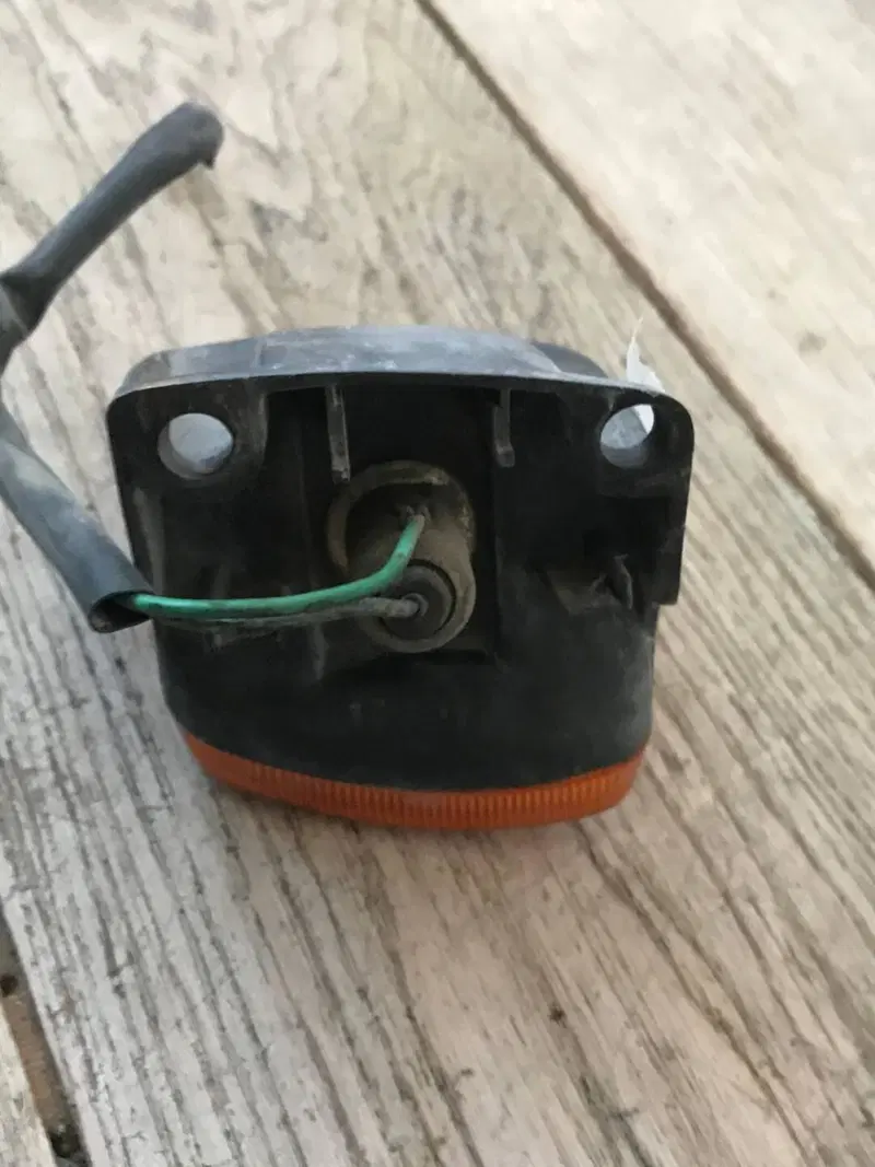 Freccia post dx Honda Vision 50 S.L (3)