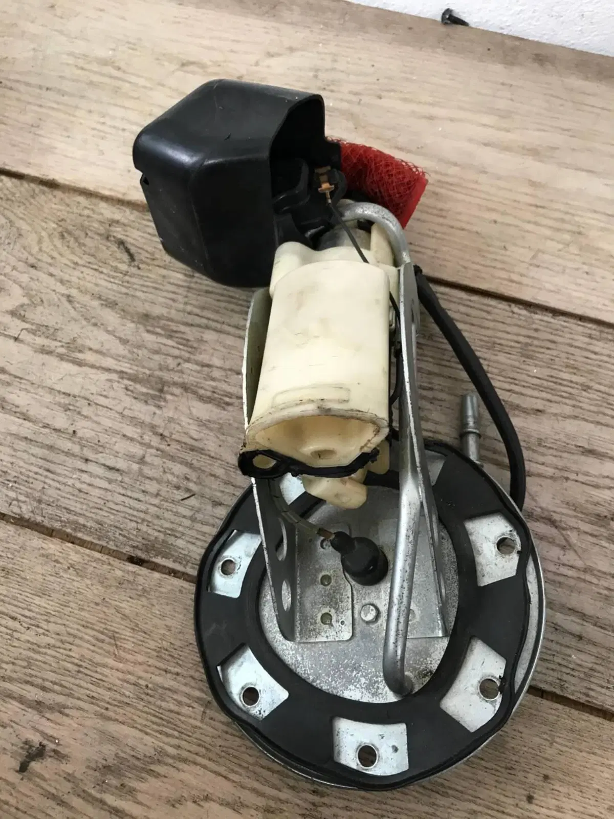 Pompa benzina Honda moto ( filtro mancante ) S.L (2)