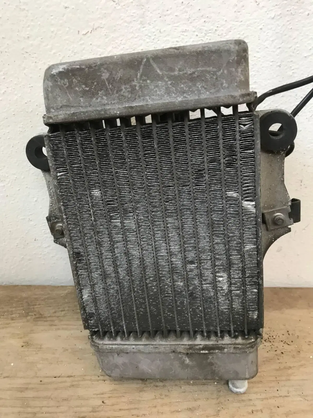 Radiatore grigio Honda Dylan con ventola SL (5)