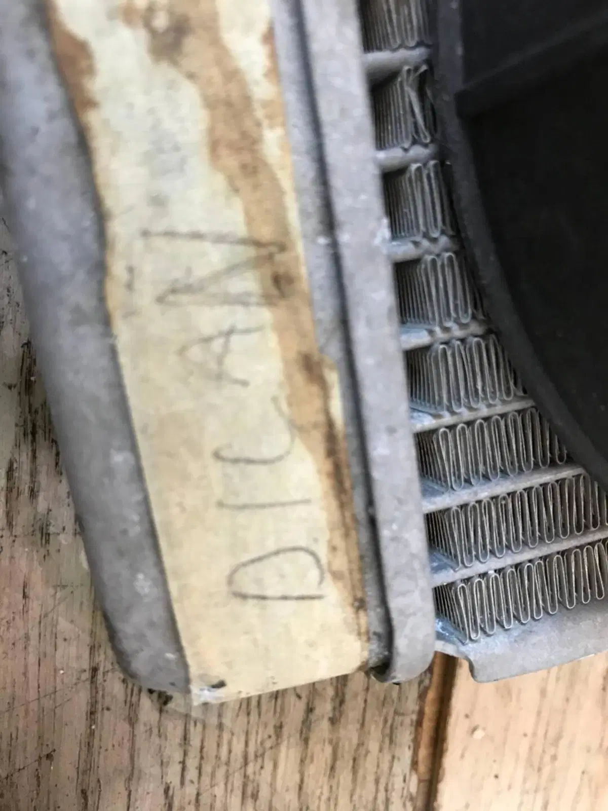 Radiatore grigio Honda Dylan con ventola e bulbo (2)