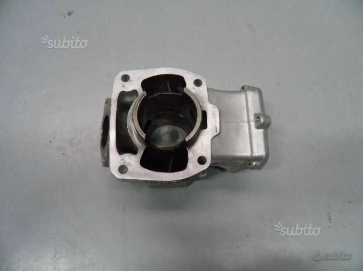 CILINDRO USATO PER APRILIA MOTORE ROTAX 125. (2)