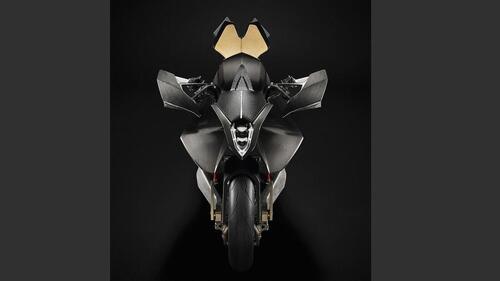 Vyrus Alyen: la visionaria con il cuore Ducati (5)