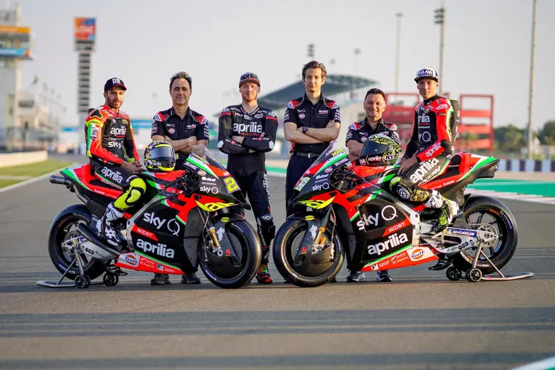 Il team Aprilia Gresini