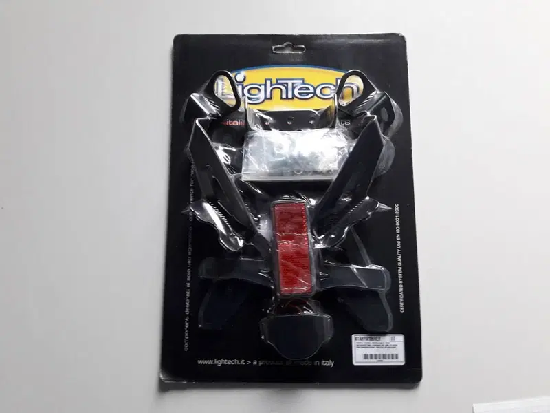 Portatarga Yamaha R1 Lightech