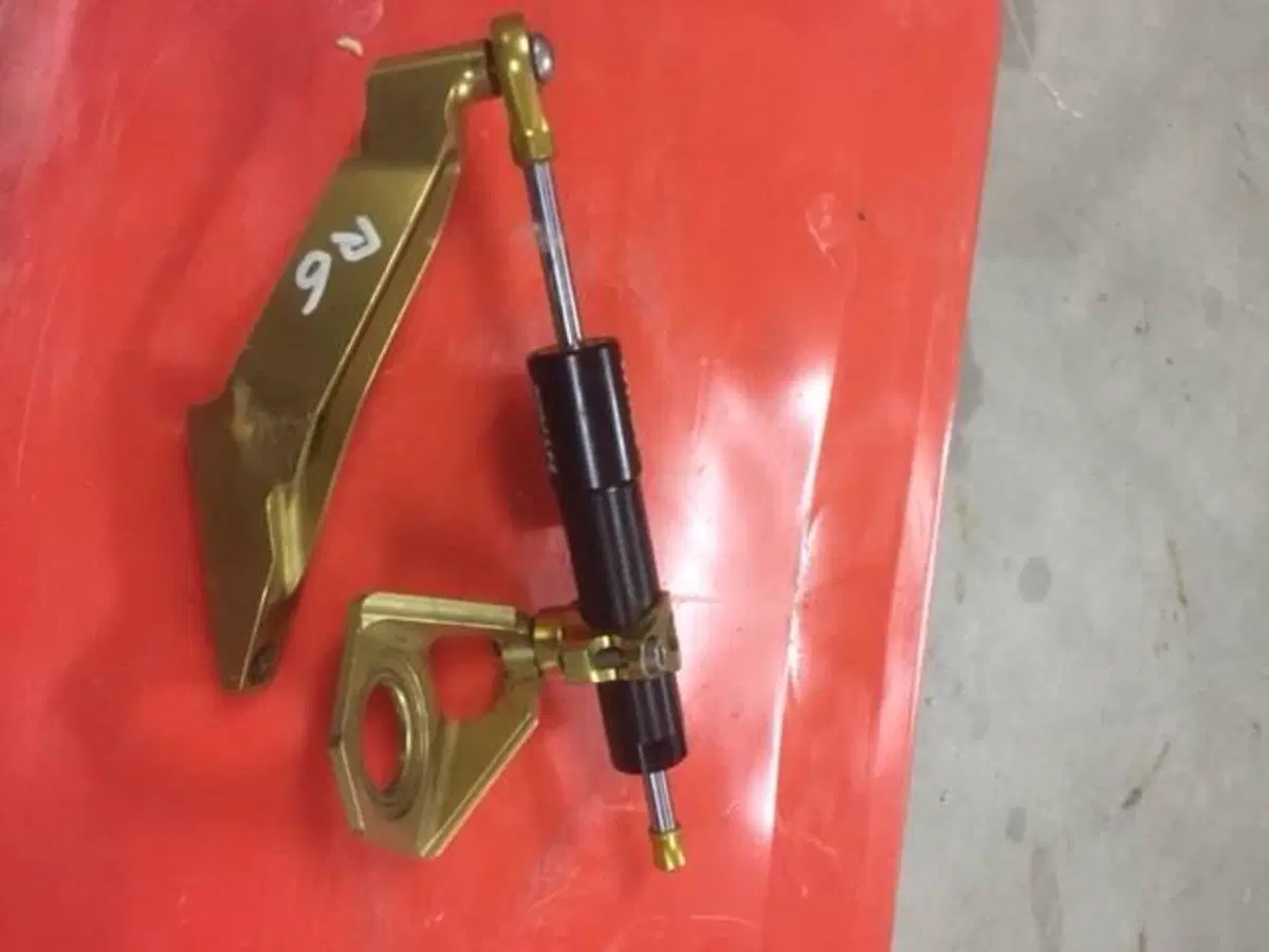 Ammortizzatore sterzo per Yamaha R6 Hyperpro (2)