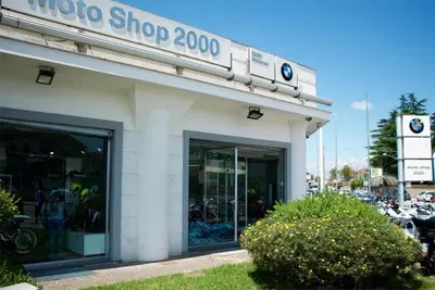 Moto Shop 2000