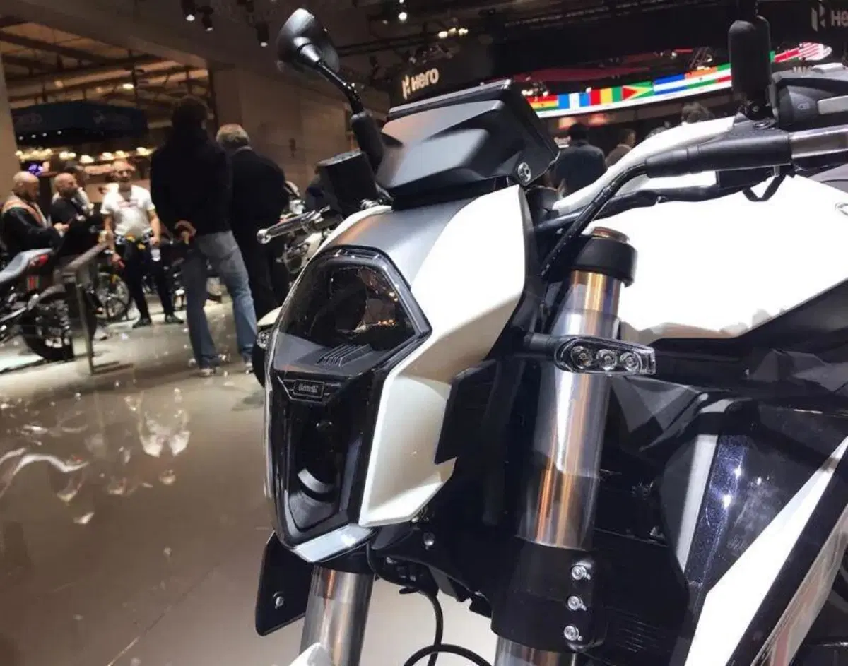 Nuova Benelli BN 600i, le foto di brevetto la svelano (3)