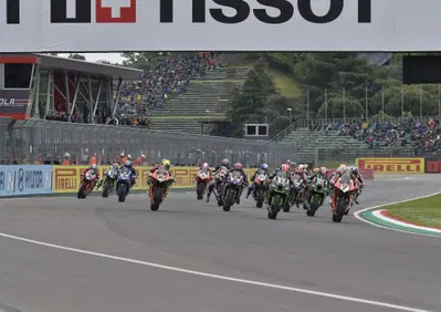 SBK, nuovo calendario: annullato il round di Imola