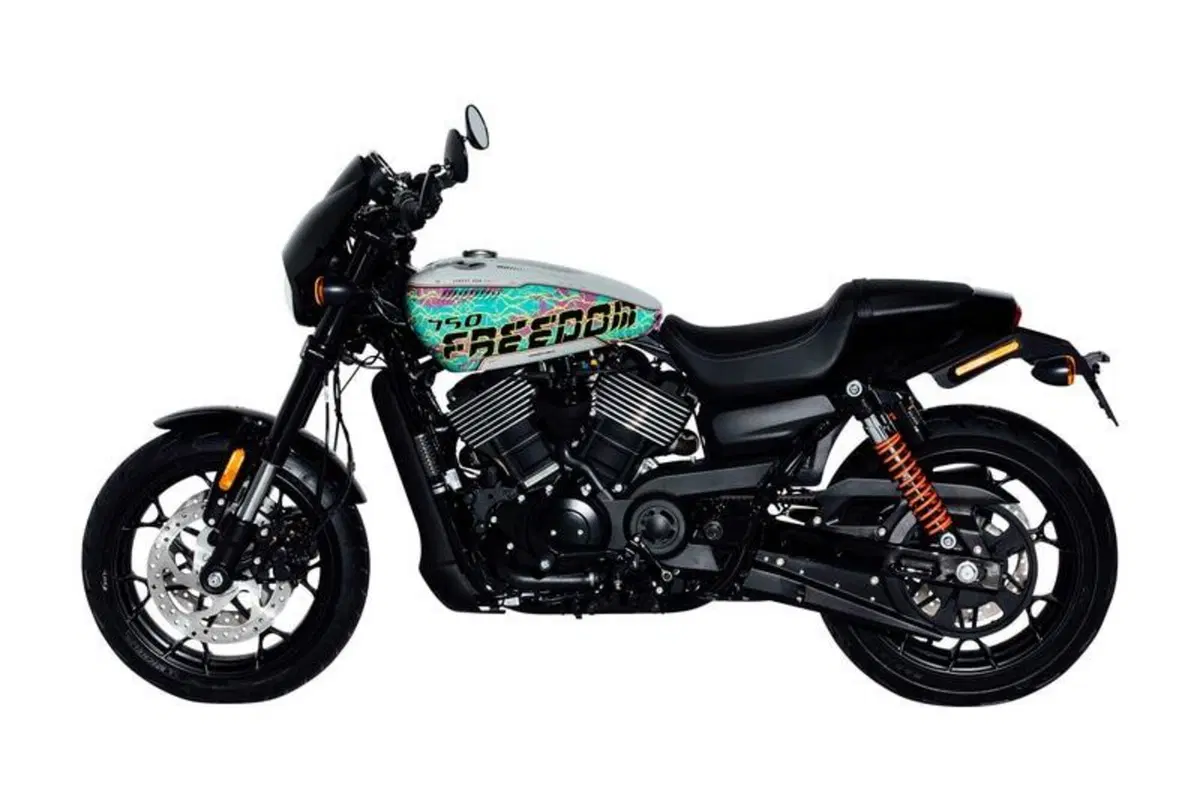 Harley-Davidson vende in Giappone 10 esemplari in edizione limitata (15)