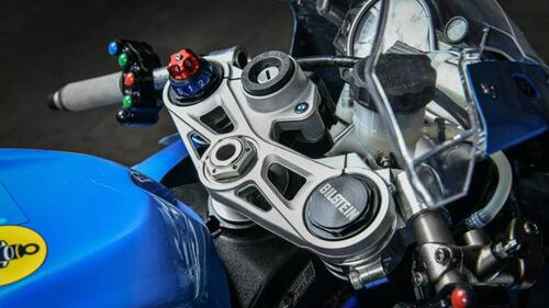 Bilstein torna nelle moto con un kit BMW S1000RR (3)